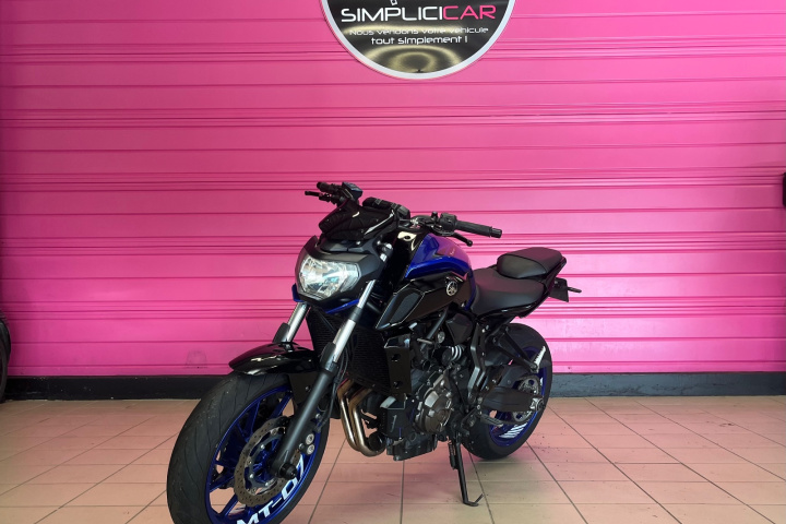 YAMAHA MT07